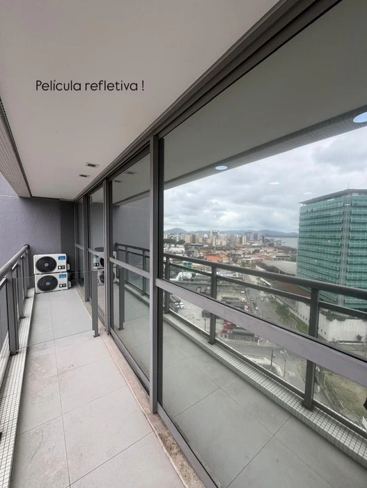 Insulfilm automotivo em SUV com película fumê